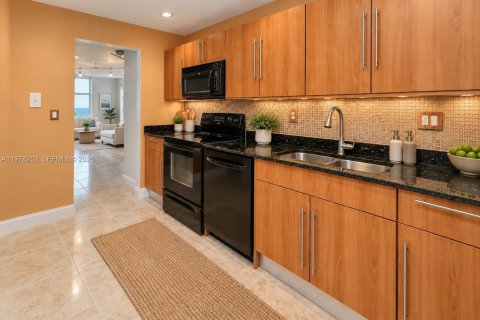 Copropriété à vendre à Hollywood, Floride: 2 chambres, 112.23 m2 № 2328484 - photo 5