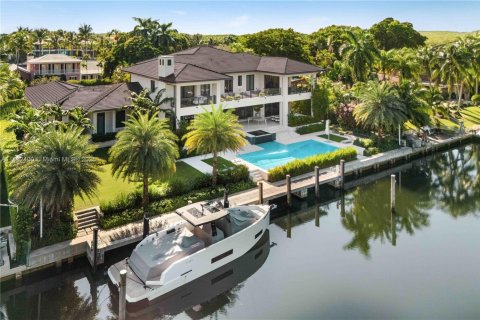 House in Coral Gables, Florida 8 bedrooms, 629.04 sq.m. № 1979085