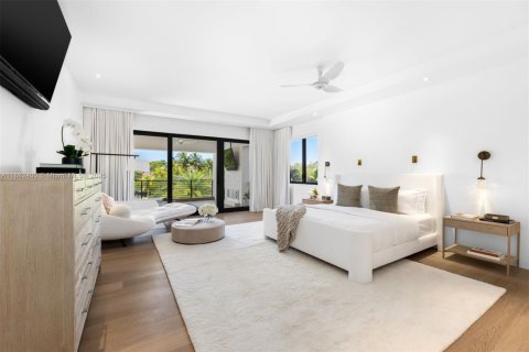 House in Coral Gables, Florida 8 bedrooms, 629.04 sq.m. № 1979085 - photo 16