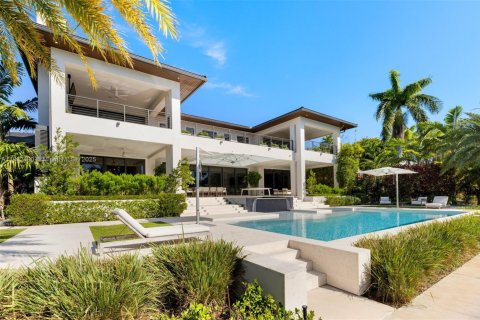 House in Coral Gables, Florida 8 bedrooms, 629.04 sq.m. № 1979085 - photo 30