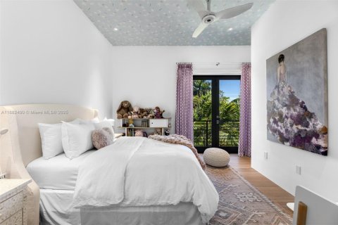 House in Coral Gables, Florida 8 bedrooms, 629.04 sq.m. № 1979085 - photo 23