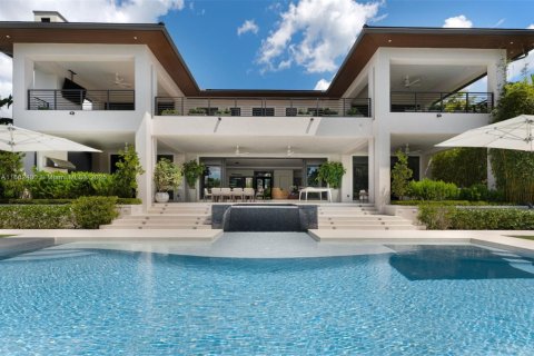 House in Coral Gables, Florida 8 bedrooms, 629.04 sq.m. № 1979085 - photo 2