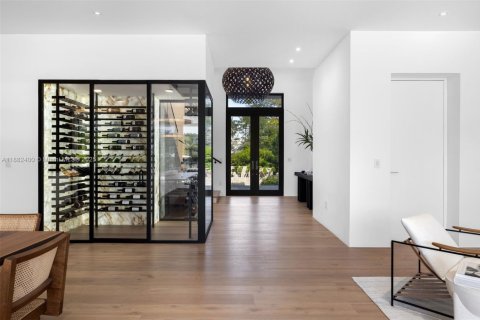 House in Coral Gables, Florida 8 bedrooms, 629.04 sq.m. № 1979085 - photo 10