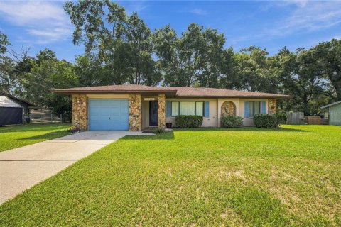 House in Belleview, Florida 3 bedrooms, 118.91 sq.m. № 2393736