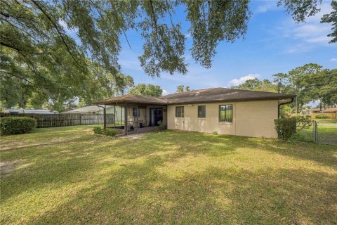 House in Belleview, Florida 3 bedrooms, 118.91 sq.m. № 2393736 - photo 2