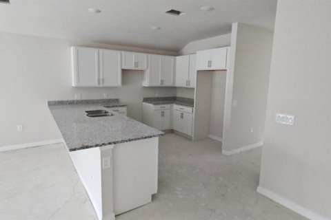Casa en venta en Cape Coral, Florida, 4 dormitorios, 191.19 m2 № 1071618 - foto 2