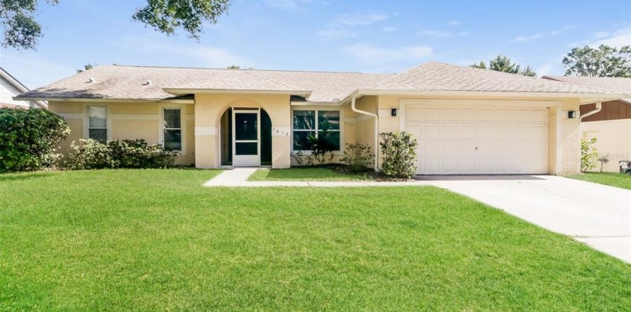 Casa en Brandon, Florida 3 dormitorios, 166.67 m2 № 1902102