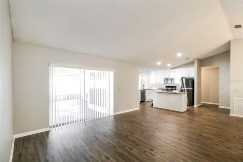 Casa en venta en Brandon, Florida, 3 dormitorios, 166.67 m2 № 1902102 - foto 3