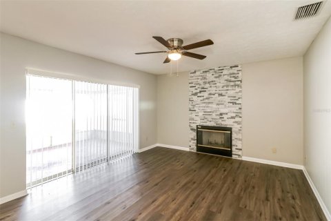 Casa en venta en Brandon, Florida, 3 dormitorios, 166.67 m2 № 1902102 - foto 7