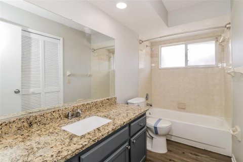 Casa en venta en Brandon, Florida, 3 dormitorios, 166.67 m2 № 1902102 - foto 13
