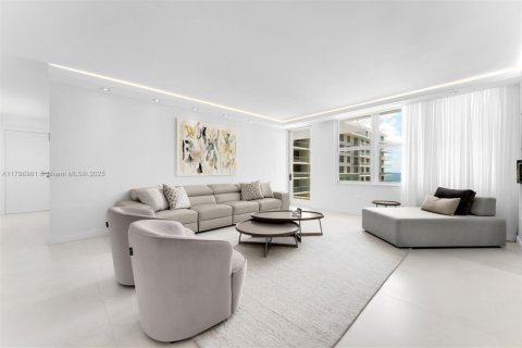 Condo in Bal Harbour, Florida, 2 bedrooms  № 1685933 - photo 3