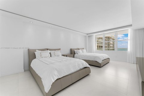 Condo in Bal Harbour, Florida, 2 bedrooms  № 1685933 - photo 18