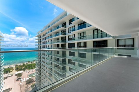 Condo in Bal Harbour, Florida, 2 bedrooms  № 1685933 - photo 26
