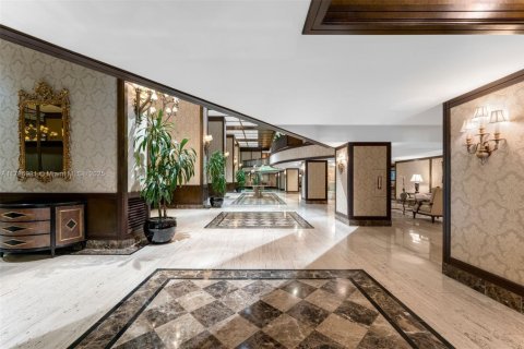 Condo in Bal Harbour, Florida, 2 bedrooms  № 1685933 - photo 27