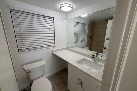 Снять в аренду кондоминиум в Майами, Флорида 2 спальни, 99.87м2, № 1988019 - фото 18