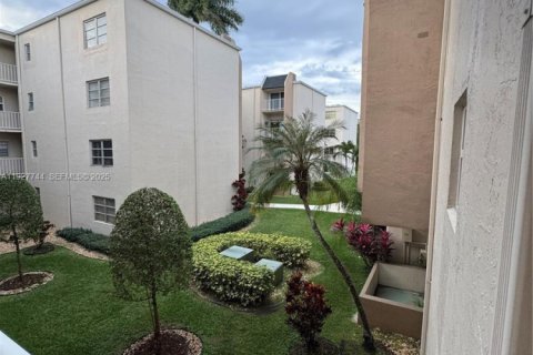 Снять в аренду кондоминиум в Майами, Флорида 2 спальни, 99.87м2, № 1988019 - фото 21