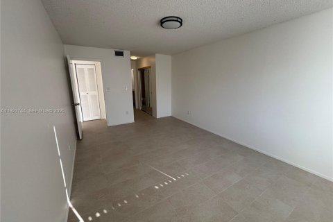 Снять в аренду кондоминиум в Майами, Флорида 2 спальни, 99.87м2, № 1988019 - фото 13