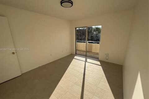 Снять в аренду кондоминиум в Майами, Флорида 2 спальни, 99.87м2, № 1988019 - фото 4