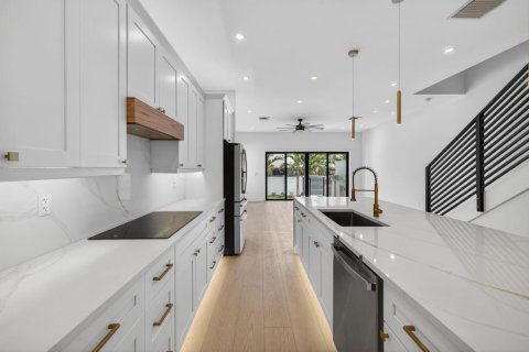 Touwnhouse à vendre à Fort Lauderdale, Floride: 4 chambres, 210.42 m2 № 2085137 - photo 15