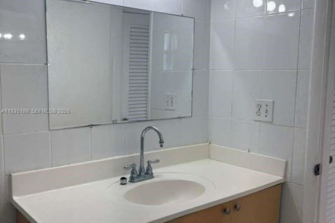 Condominio en venta en Miami, Florida, 1 dormitorio, 69.68 m2 № 1993956 - foto 15