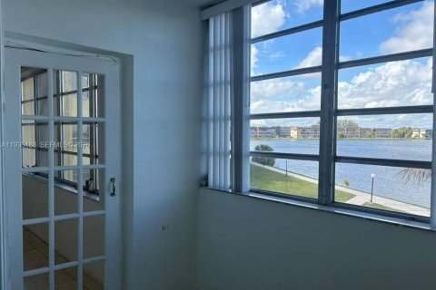 Condominio en venta en Miami, Florida, 1 dormitorio, 69.68 m2 № 1993956 - foto 28