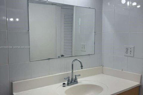Condominio en venta en Miami, Florida, 1 dormitorio, 69.68 m2 № 1993956 - foto 16