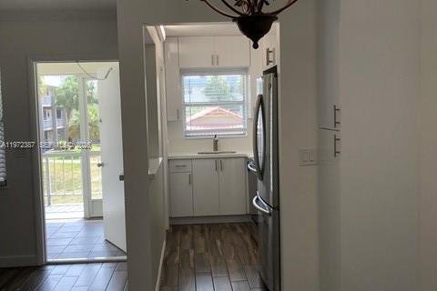 Copropriété à louer à Hallandale Beach, Floride: 1 chambre, 65.03 m2 № 2032755 - photo 8