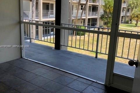 Copropriété à louer à Hallandale Beach, Floride: 1 chambre, 65.03 m2 № 2032755 - photo 3