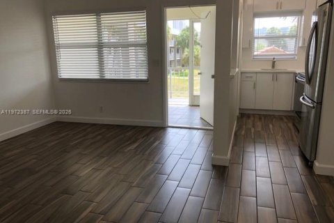 Copropriété à louer à Hallandale Beach, Floride: 1 chambre, 65.03 m2 № 2032755 - photo 7