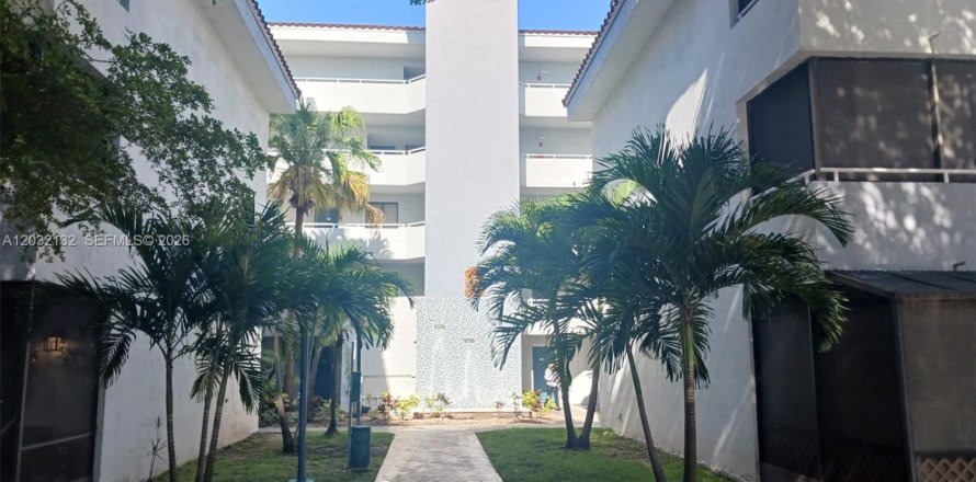 Condo à Miami, Floride, 2 chambres  № 2145854
