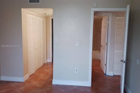 Copropriété à louer à Miami, Floride: 2 chambres, 99.78 m2 № 2145854 - photo 7