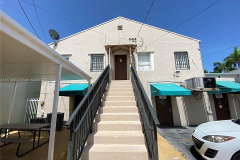 Propiedad comercial en venta en Homestead, Florida № 1920250 - foto 12