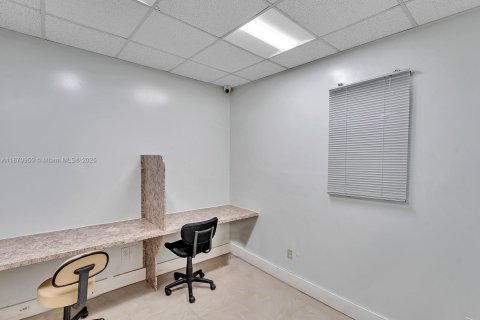Propiedad comercial en venta en Homestead, Florida № 1920250 - foto 26
