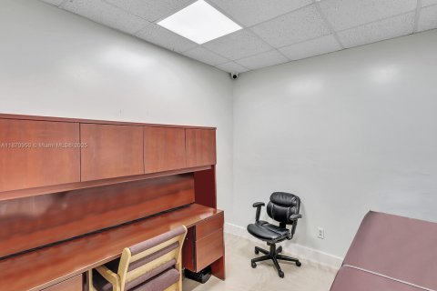 Propiedad comercial en venta en Homestead, Florida № 1920250 - foto 30