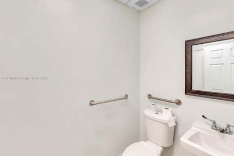 Propiedad comercial en venta en Homestead, Florida № 1920250 - foto 29