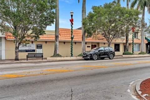 Propiedad comercial en venta en Homestead, Florida № 1920250 - foto 6