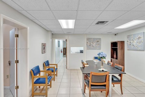 Propiedad comercial en venta en Homestead, Florida № 1920250 - foto 15
