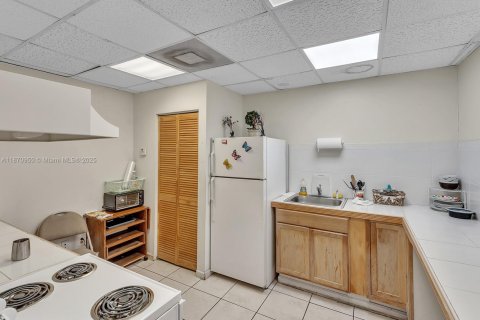 Propiedad comercial en venta en Homestead, Florida № 1920250 - foto 19