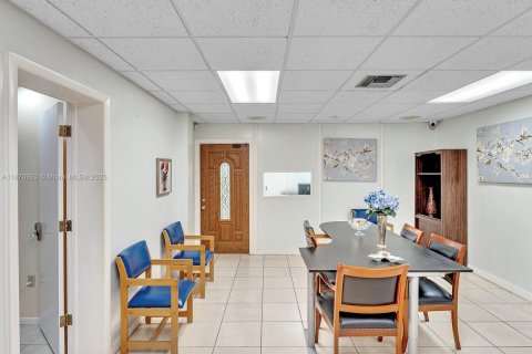 Propiedad comercial en venta en Homestead, Florida № 1920250 - foto 16