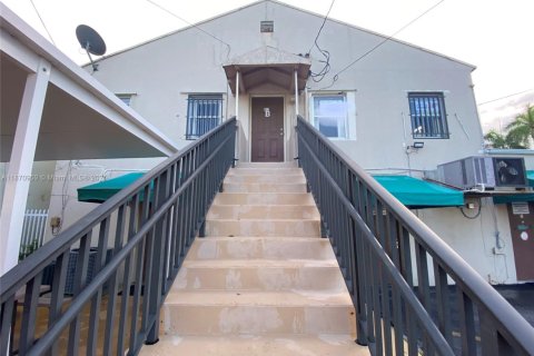 Propiedad comercial en venta en Homestead, Florida № 1920250 - foto 8