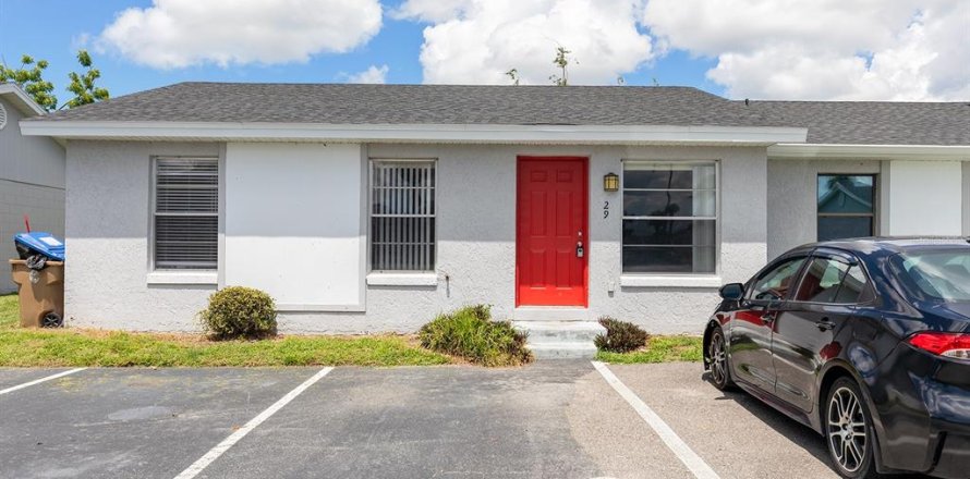 House in Kissimmee, Florida 3 bedrooms, 92.16 sq.m. № 1881156