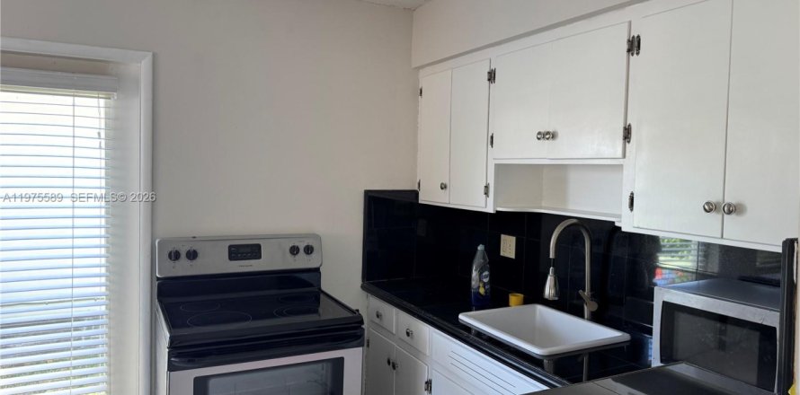 Casa en Hallandale Beach, Florida 1 dormitorio, 149.94 m2 № 2042768
