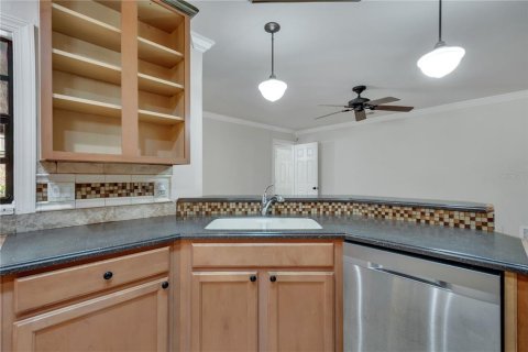 House in Apopka, Florida 3 bedrooms, 117.8 sq.m. № 2349744 - photo 24