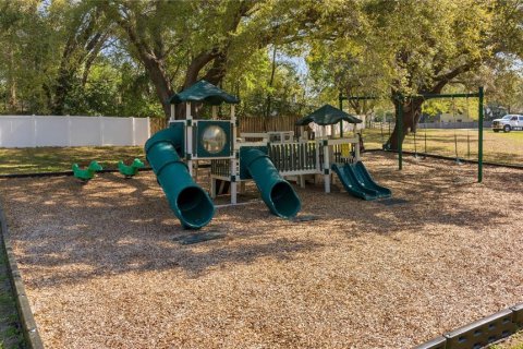 House in Apopka, Florida 3 bedrooms, 117.8 sq.m. № 2349744 - photo 14