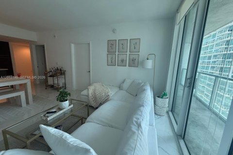 Condominio en alquiler en Miami, Florida, 2 dormitorios, 103.21 m2 № 2076330 - foto 5