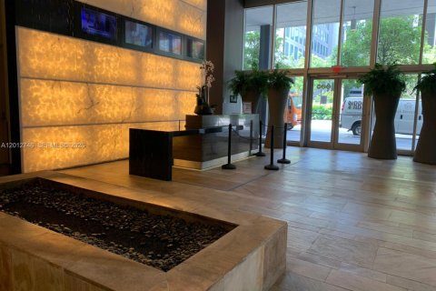Condominio en alquiler en Miami, Florida, 2 dormitorios, 103.21 m2 № 2076330 - foto 19
