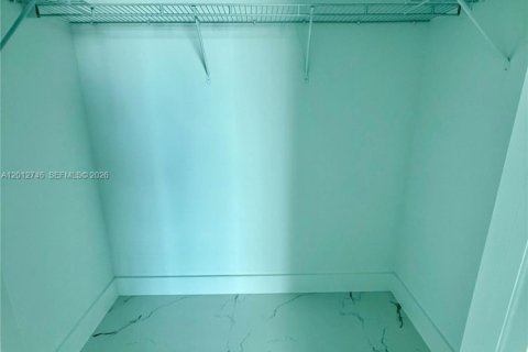 Condominio en alquiler en Miami, Florida, 2 dormitorios, 103.21 m2 № 2076330 - foto 8