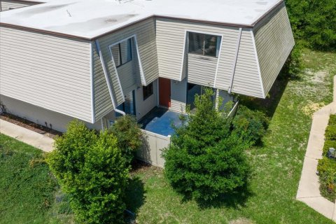 Adosado en Ocala, Florida 2 dormitorios, 116.69 m2 № 2102575