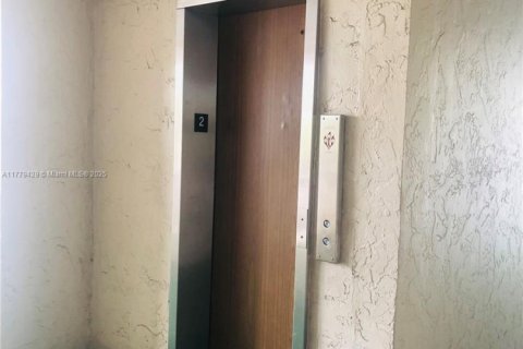 Condominio en venta en Lauderhill, Florida, 1 dormitorio, 67.45 m2 № 1699653 - foto 21