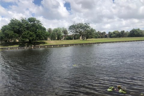 Condominio en venta en Lauderhill, Florida, 1 dormitorio, 67.45 m2 № 1699653 - foto 28